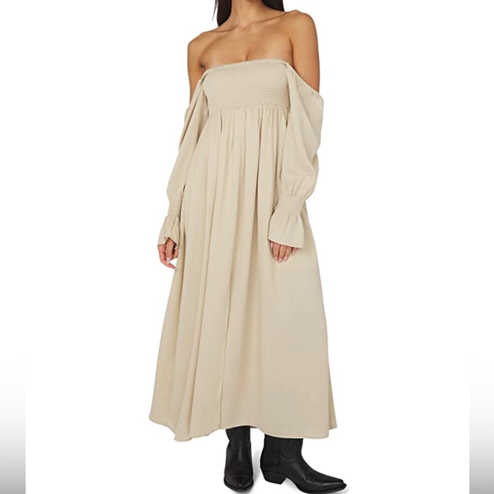 Weworewhat. Medium. beige. On/off shoulder smock dress.